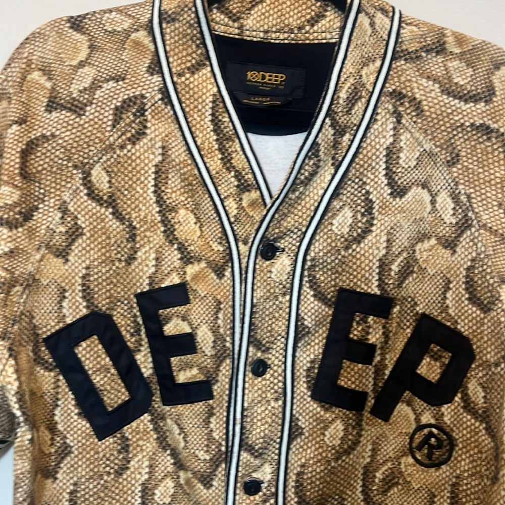 10.Deep Brown, Tan, Black & White Alligator Print Baseball Jersey Size Large - Picture 2 of 6